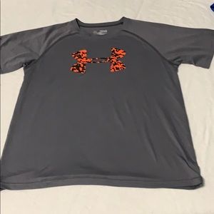 UA YXL loose tee